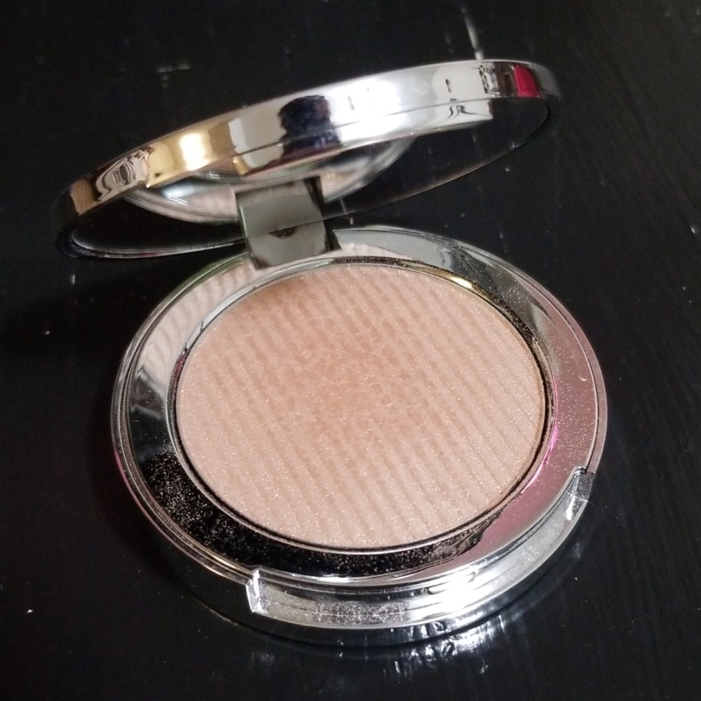 Estee Edit Flash Illuminator 01 (highlighter)